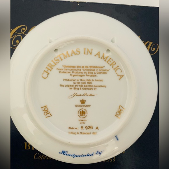 Royal Copenhagen Porcelain Christmas in America Decorative Plates, Christmas Eve - Picture 6 of 12